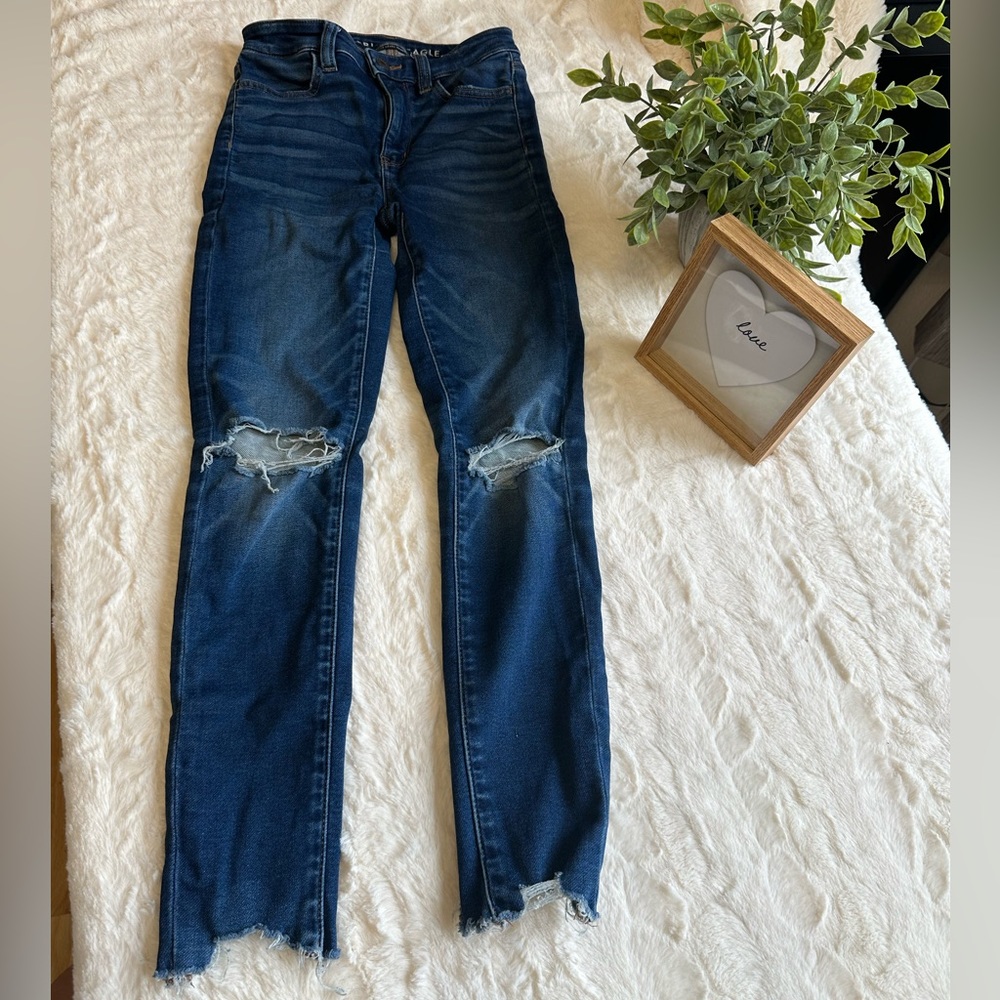 AE super hi rise distressed jeggings 00 Short